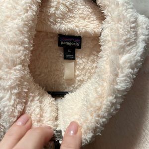 XL women’s Patagonia fleece pull over NEW